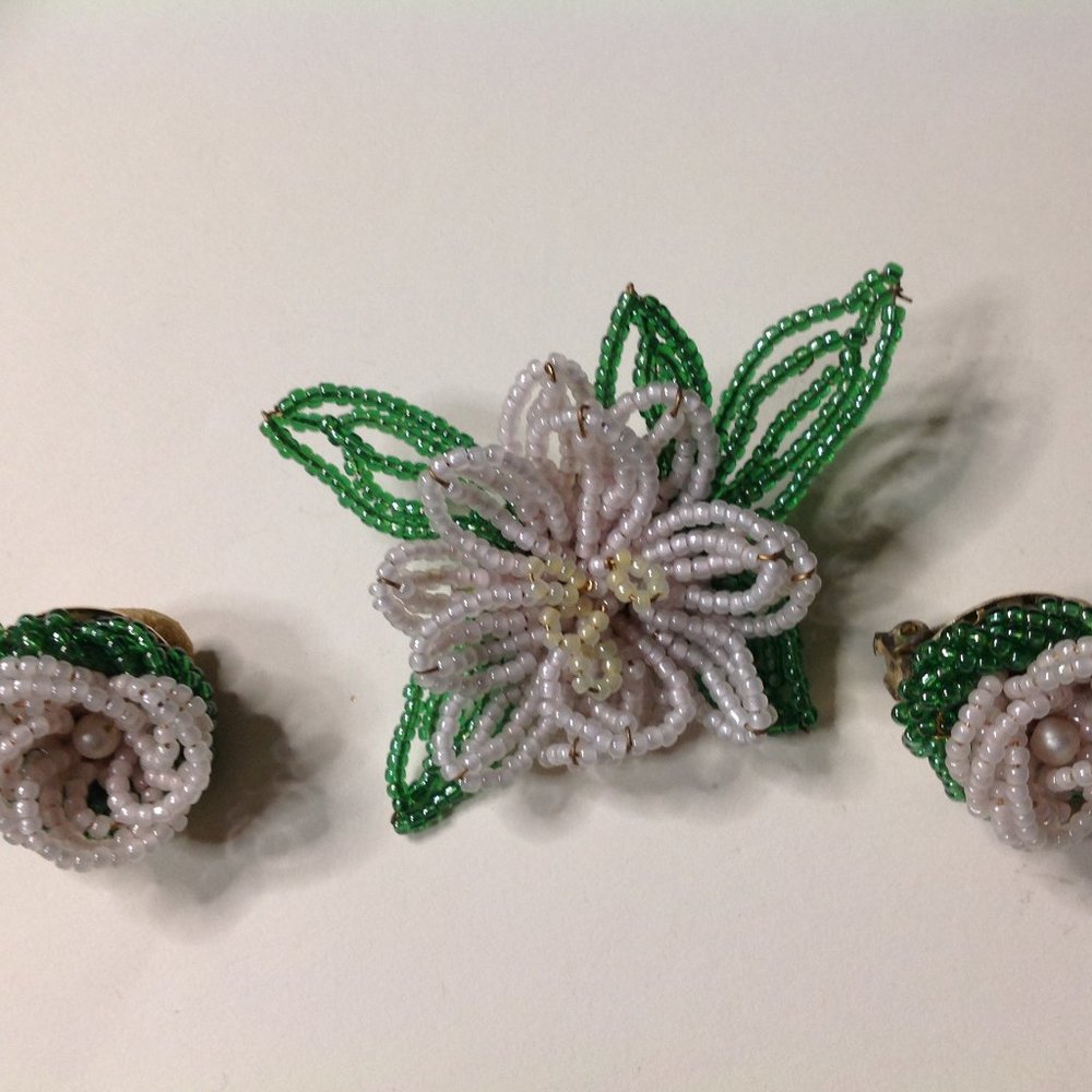 Vintage Glass Seed Bead Flower Brooch w Clip Back Earrings